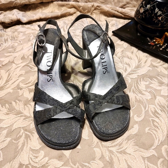 🩶 Awesome Vtg 90's Silver Metallic Floral Brocade Strappy Platform Heels - 7.5M - Picture 3 of 16
